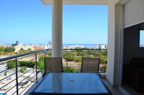 Poppy, Protaras