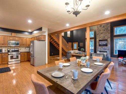 Holiday Home Mt- Baker Lodging - An Elegant Country Home - image 2