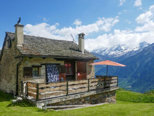 Holiday Home Rustico Tecc Berbis by Interhome in Castro, Schweiz