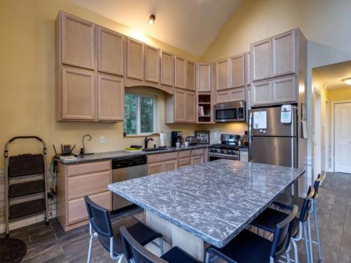 Holiday Home Mt- Baker Lodging - The Come On Up Cabin! - main image
