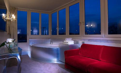 305037202 Hotel Papadopoli Venezia - MGallery Collection