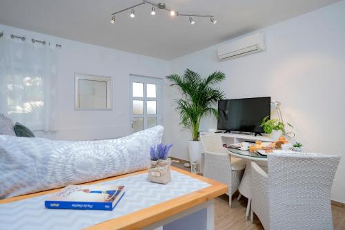 Smart & Cozy
