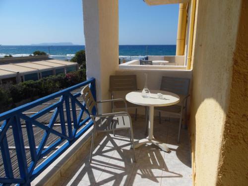 Mike's Beach Apartments & Studios - image 3