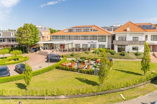 Hotel Ameland, Nes bei Metslawier