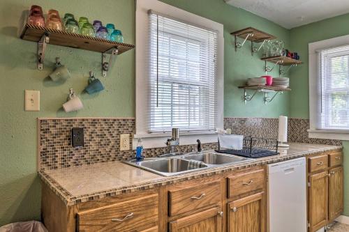 Cozy Gulfport Home Walk to Beach Marina and Casino - image 11