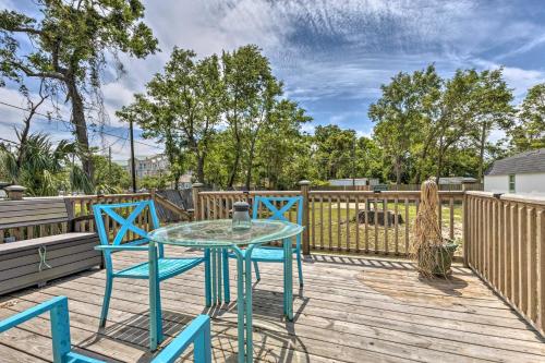 Cozy Gulfport Home Walk to Beach Marina and Casino - image 3