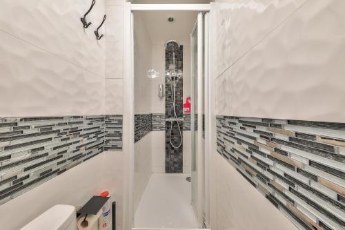 Баня, Le Rosier - Cosy Appartement à 15 min de Paris (Le Rosier - Cosy Appartement a 15 min de Paris) in Друго