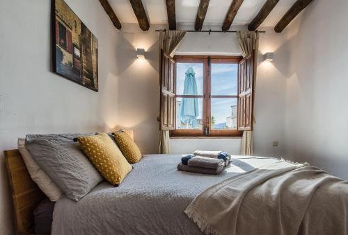  Casa Sol - traditional village house with pool and view in Pinos del Valle