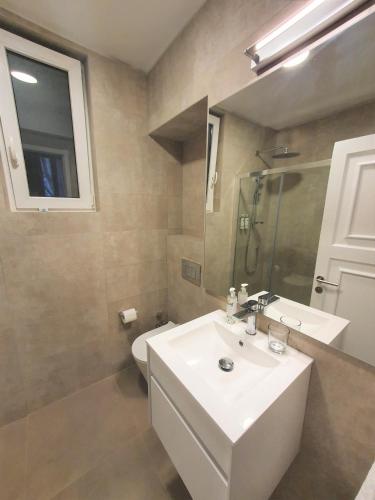 ラスタリア ツーリスト アパートメンツ 43-61