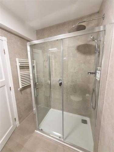 ラスタリア ツーリスト アパートメンツ 43-61