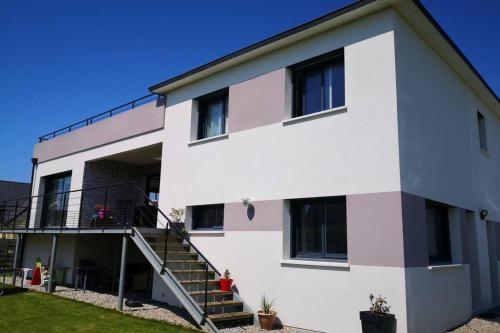 Maison vue mer gîte à louer Kergos