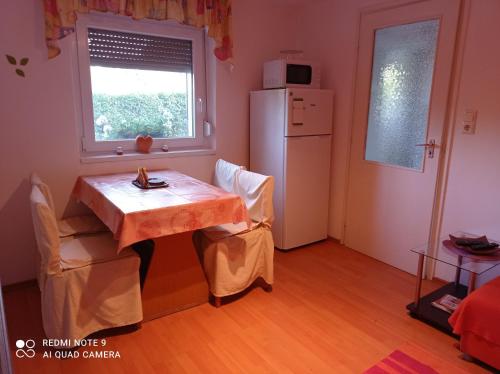 Sargapart Holiday Home in Poroszlo
