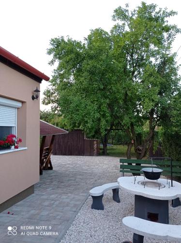 Sargapart Holiday Home in Poroszlo