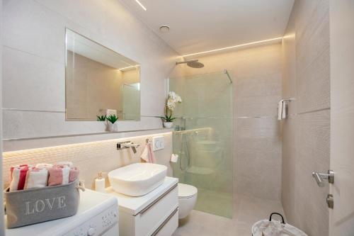 Deluxe Apartment image 10