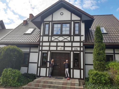 2 bedrooms, 4 beds