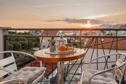 Apartment with Sea View image 8