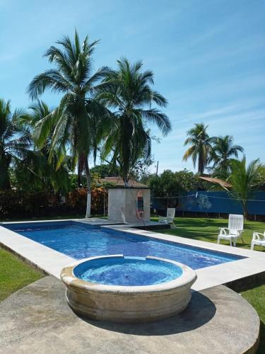 Swimming pool, Yubarta Lodge in Uvita