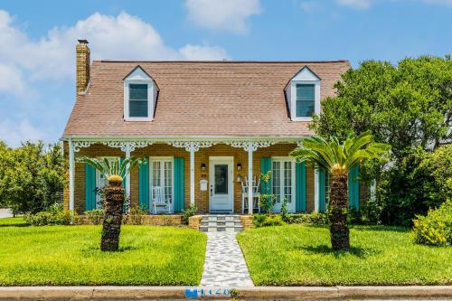 Aqua Breeze by the Sea in Galveston, USA