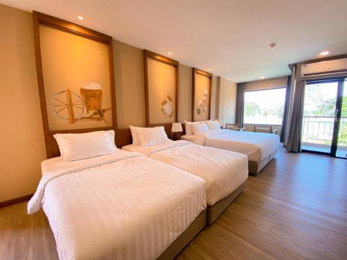River Tree Resort Room Type - Family Room with Balcony