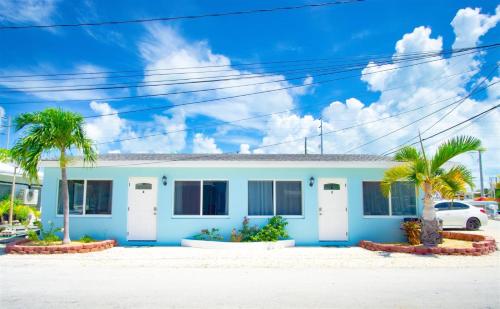 Salt Life 2 - 1bed/1bath updated duplex with dockage - image 11