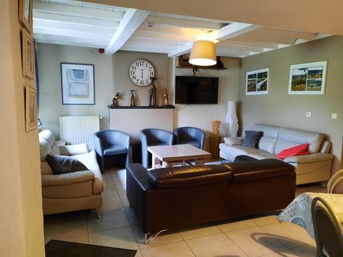 Cozy Holiday Home in Vresse-sur-Semois with Private Pool photo 2