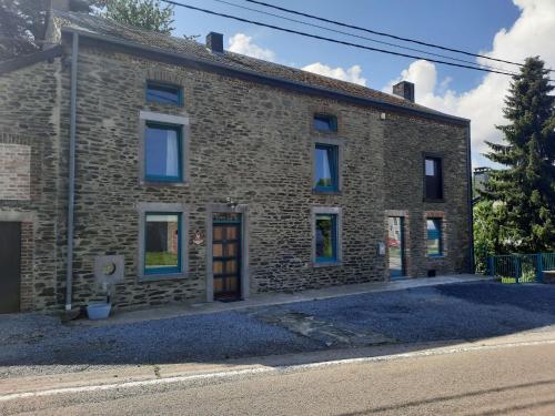 B&B Vresse-sur-Semois - Cozy Holiday Home in Vresse-sur-Semois with Private Pool - Bed and Breakfast Vresse-sur-Semois