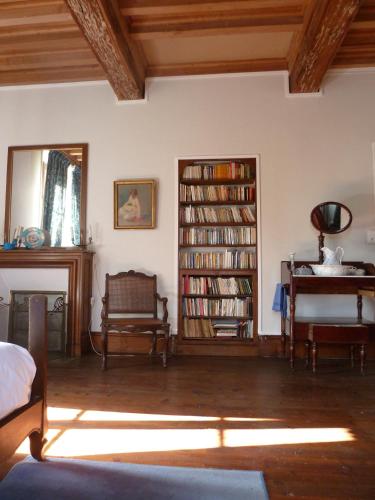 2 bedrooms, 3 beds