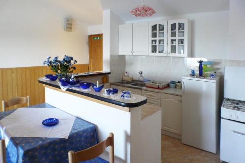 A2 - apt near beach with terrace and the sea view, Blato (photo 7)