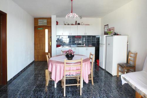 A1 - apt near beach with terrace and the sea view, Blato (zdjęcie 2)