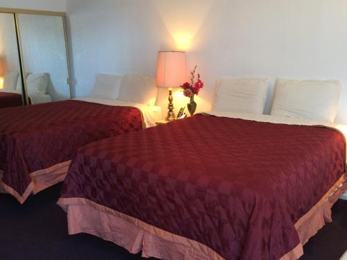 Crystal Palace Inn Brownfield