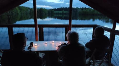 Lacustra Cabanes accessibles en canoé et Chalets tout confort