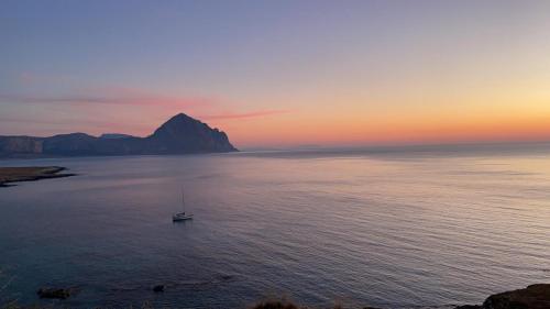 สภาพแวดล้อมโดยรอบ, B&B Trapani Mare in ตราปานี