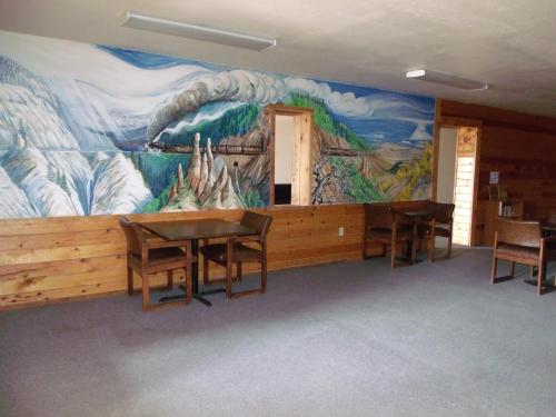 Narrow Gauge Railroad Inn - 레스토랑