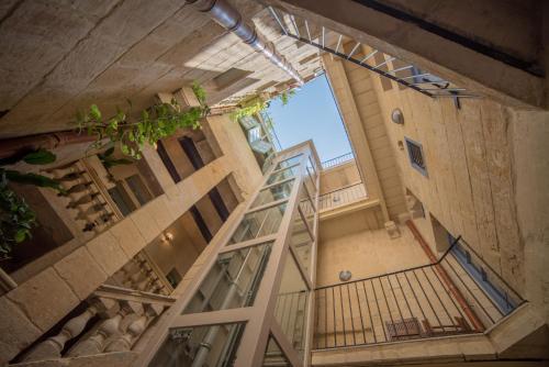 Casa San Carlo, Valletta