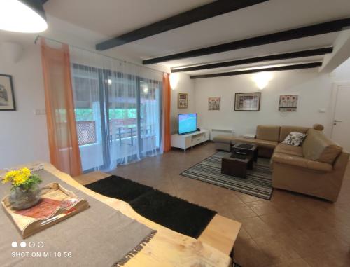 Mila Holiday Home - image 14