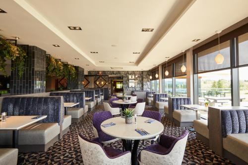 Ресторан, Lochside House Hotel And Spa in Камнок