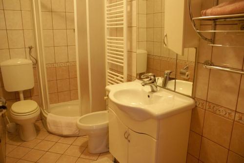 Apartment - Ground Floor image 8