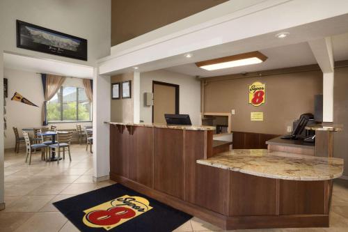 Super 8 by Wyndham Bozeman in Bozeman, USA