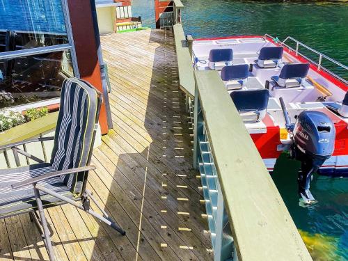 Зовнішній вигляд готелю, 8 person holiday home in Kalvag-By Traum in Калвог