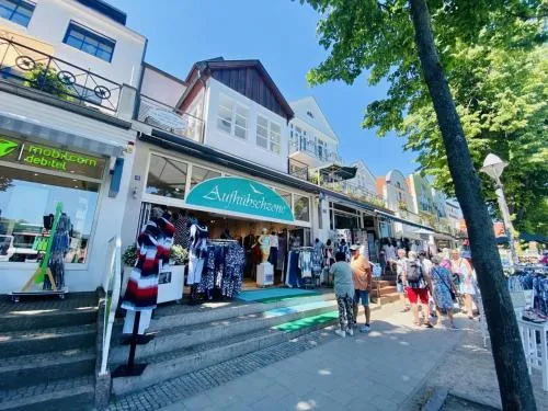 Sonnenschein, direkt am Alten Strom in Warnemünde, Deutschland