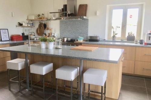 virtuve, Villa with view in the hart of Langhe in Serravalle Langhe