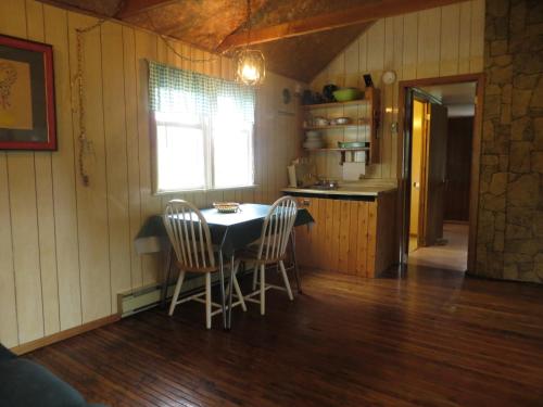 Maple Grove Cottages