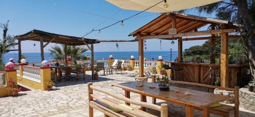 Pelekas Beach Apartments Rolling Stone