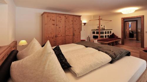 Mountain Apartments - living by Salner - Ischgl