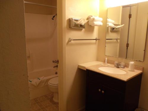 Narrow Gauge Railroad Inn