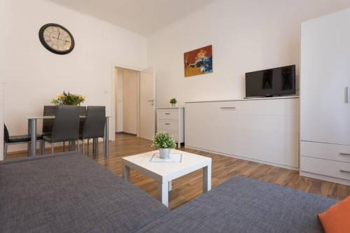 16 C&J's apartment, Vídeň (fotografie 5)