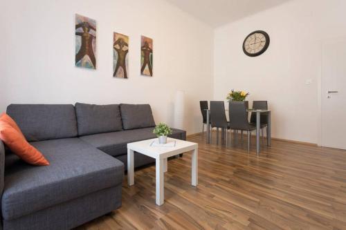 16 C&J's apartment, Vídeň (fotografie 8)