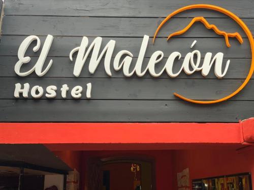 Malecon en calle Techada Hostel - Capilla Del Monte