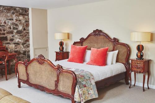 Brambles of Inveraray - image 8