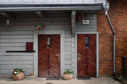 Entrance, Moisa Ait Katusekorter in Voru